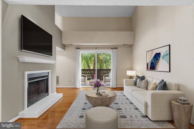 10131 OAKTON TERRACE RD, Oakton, VA 22124
