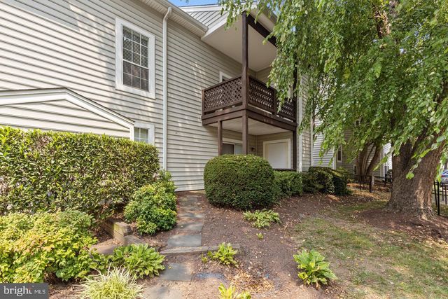 10131 OAKTON TERRACE RD, Oakton, VA 22124