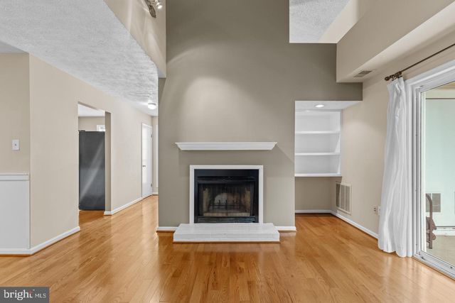 10131 OAKTON TERRACE RD, Oakton, VA 22124