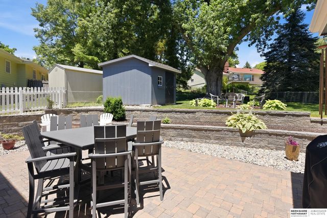 8106 Manderson Street, Omaha, NE 68134