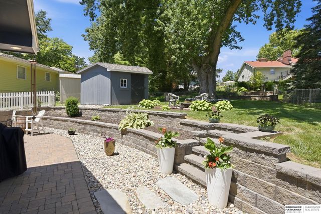 8106 Manderson Street, Omaha, NE 68134