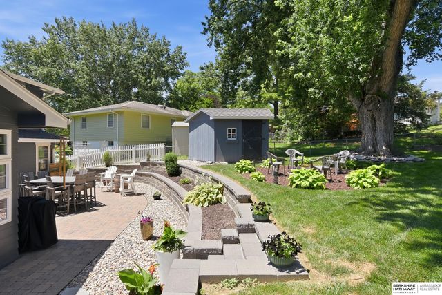 8106 Manderson Street, Omaha, NE 68134