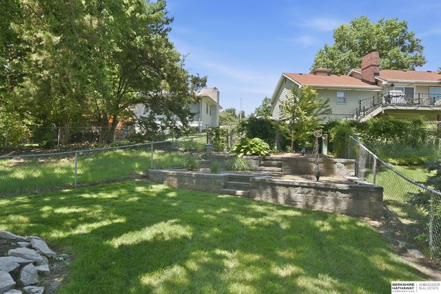 8106 Manderson Street, Omaha, NE 68134