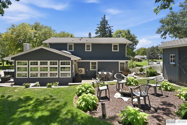 8106 Manderson Street, Omaha, NE 68134