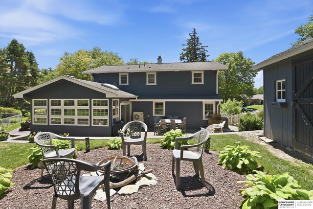 8106 Manderson Street, Omaha, NE 68134