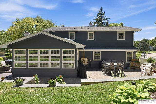 8106 Manderson Street, Omaha, NE 68134