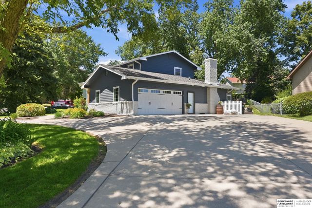 8106 Manderson Street, Omaha, NE 68134