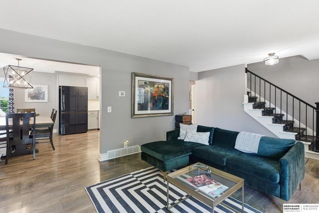 8106 Manderson Street, Omaha, NE 68134