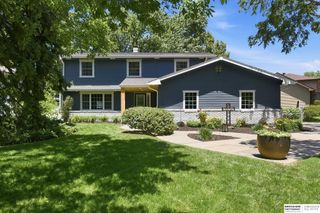 8106 Manderson Street, Omaha, NE 68134