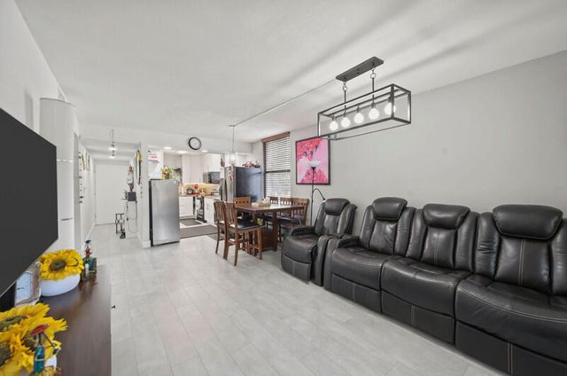 8421 Forest Hills Drive 104, Coral Springs, FL 33065