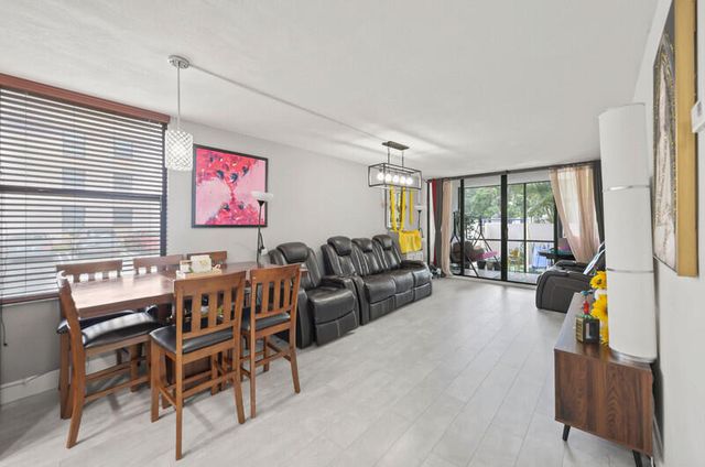 8421 Forest Hills Drive 104, Coral Springs, FL 33065