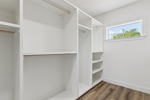 1004 W 10th Street, Dallas, TX 75208