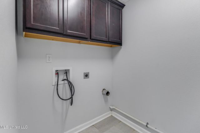 6608 Columbus Circle, Ocean Springs, MS 39564