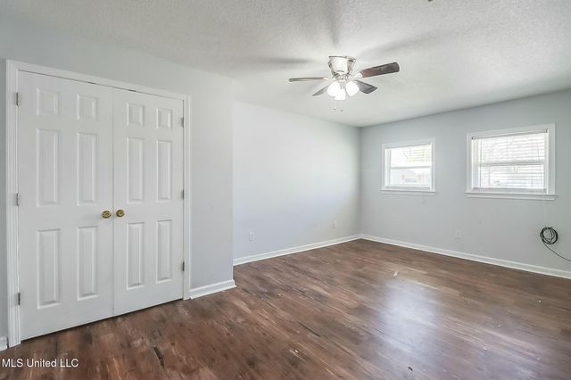 6608 Columbus Circle, Ocean Springs, MS 39564