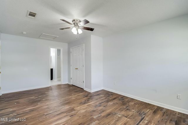 6608 Columbus Circle, Ocean Springs, MS 39564