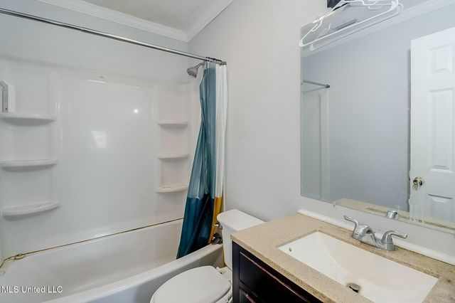 6608 Columbus Circle, Ocean Springs, MS 39564