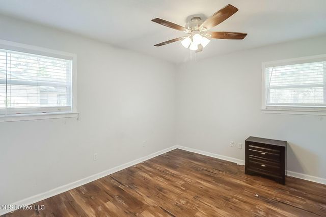 6608 Columbus Circle, Ocean Springs, MS 39564