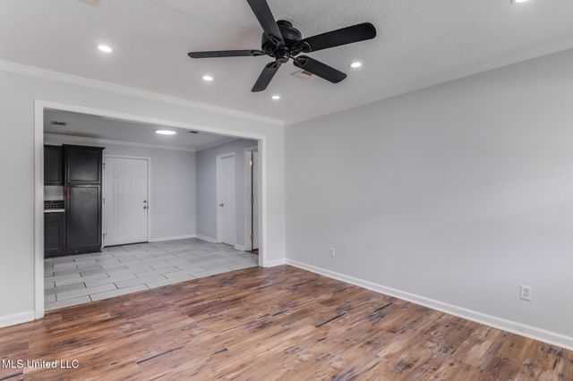 6608 Columbus Circle, Ocean Springs, MS 39564