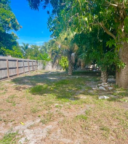 710 N 5th Street, Lantana, FL 33462