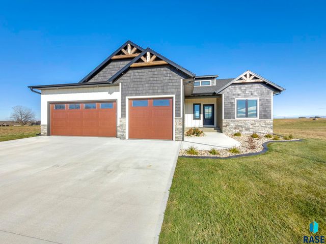 2516 E Chestnut Trl Trail, Brandon, SD 57005