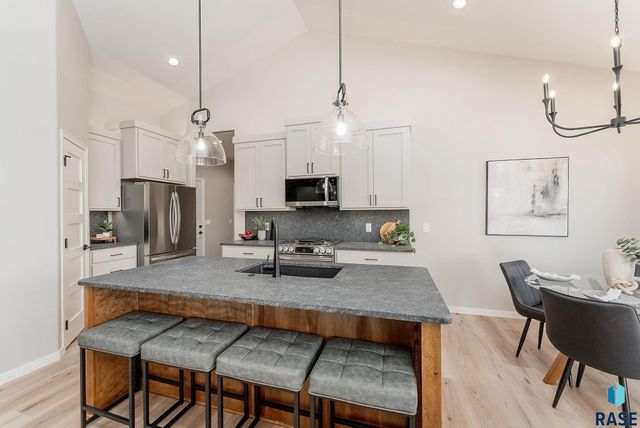 2516 E Chestnut Trl Trail, Brandon, SD 57005