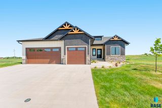 2516 E Chestnut Trl Trail, Brandon, SD 57005