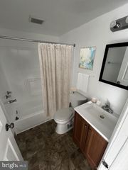324 37TH ST SE #202, Washington, DC 20019