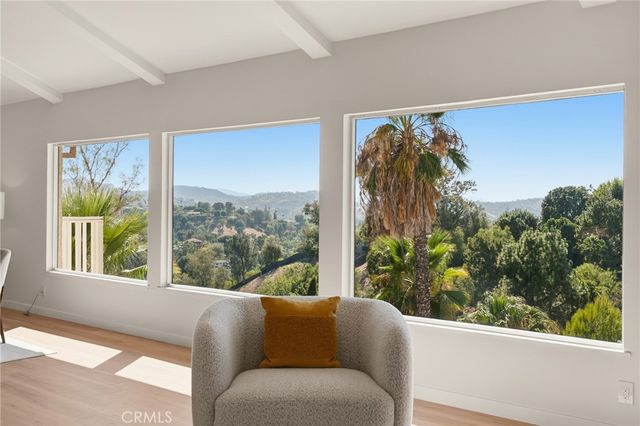 22497 Venido Road, Woodland Hills, CA 91364