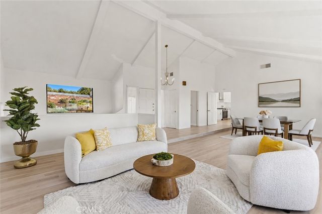 22497 Venido Road, Woodland Hills, CA 91364