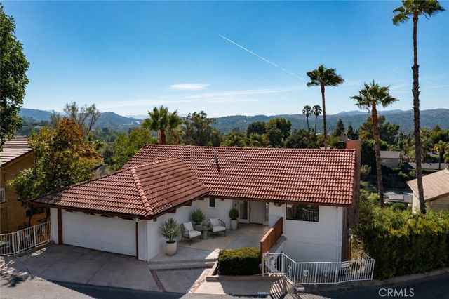 22497 Venido Road, Woodland Hills, CA 91364