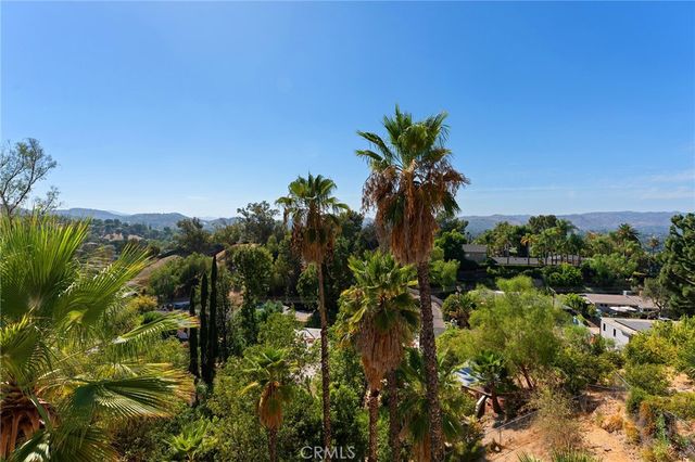 22497 Venido Road, Woodland Hills, CA 91364