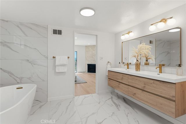 22497 Venido Road, Woodland Hills, CA 91364