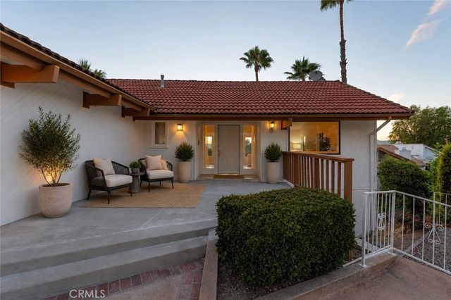 22497 Venido Road, Woodland Hills, CA 91364