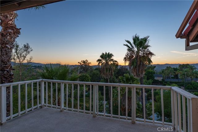 22497 Venido Road, Woodland Hills, CA 91364