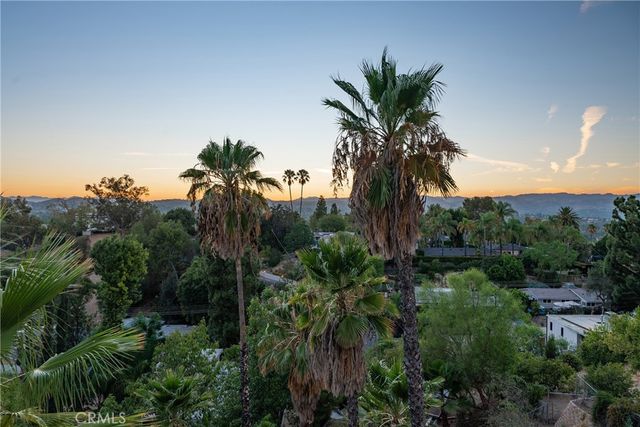 22497 Venido Road, Woodland Hills, CA 91364