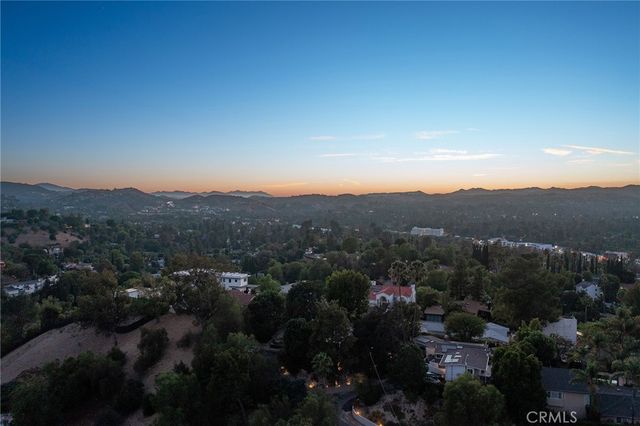 22497 Venido Road, Woodland Hills, CA 91364