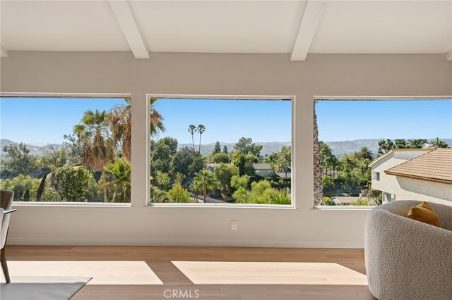 22497 Venido Road, Woodland Hills, CA 91364