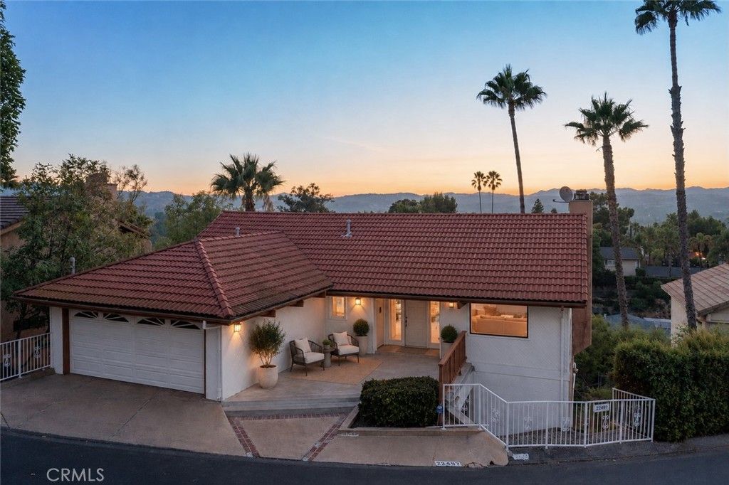22497 Venido Road, Woodland Hills, CA 91364