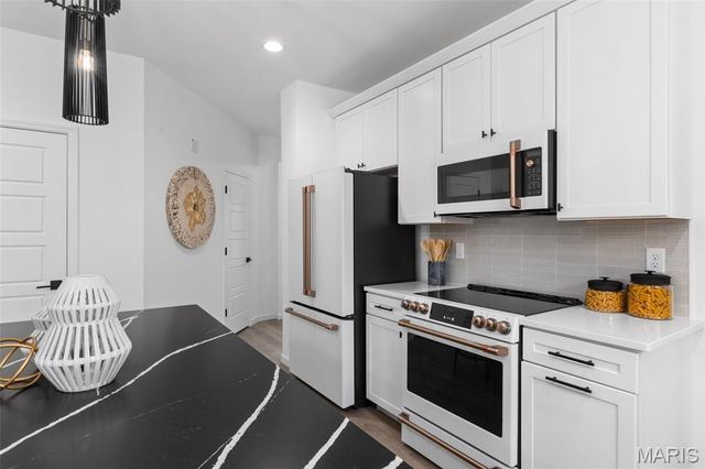 2 Berwick at Deer Meadows, Sullivan, MO 63084