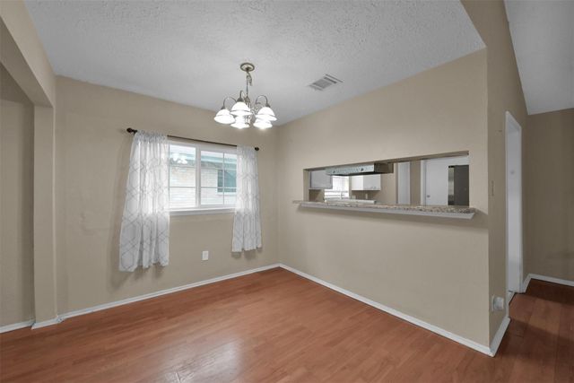 16858 Gleneagle Drive N, Conroe, TX 77385
