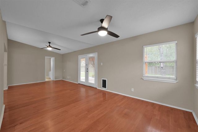 16858 Gleneagle Drive N, Conroe, TX 77385