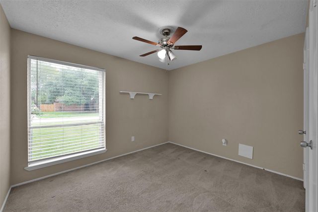 16858 Gleneagle Drive N, Conroe, TX 77385