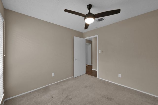 16858 Gleneagle Drive N, Conroe, TX 77385