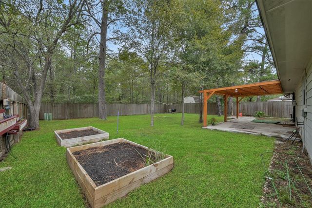 16858 Gleneagle Drive N, Conroe, TX 77385