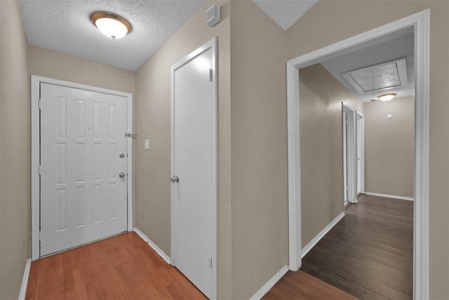 16858 Gleneagle Drive N, Conroe, TX 77385