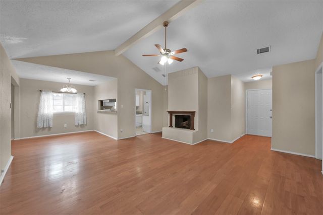 16858 Gleneagle Drive N, Conroe, TX 77385