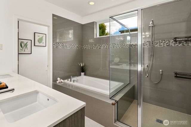 13752 Wayne Place N, Seattle, WA 98133