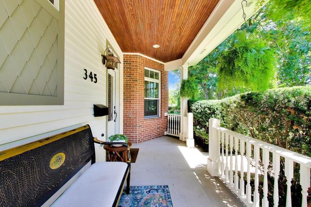 345 Madison Avenue, Glencoe, IL 60022