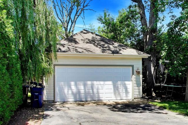 345 Madison Avenue, Glencoe, IL 60022