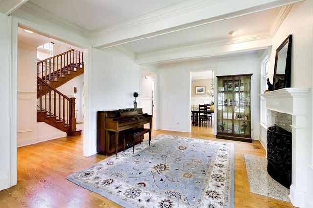 345 Madison Avenue, Glencoe, IL 60022